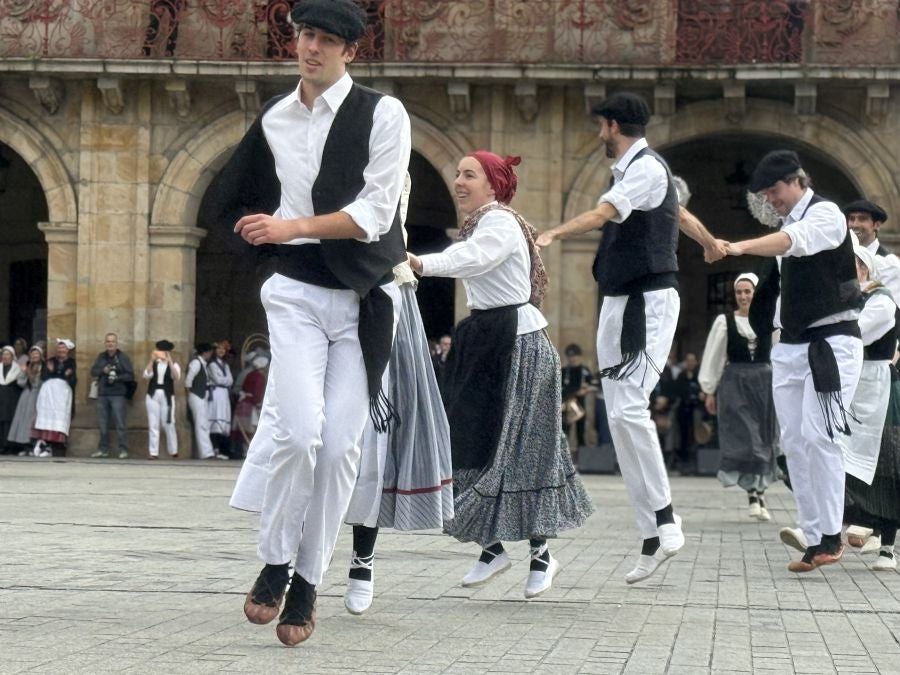 Emotiva arku dantza intergeneracional