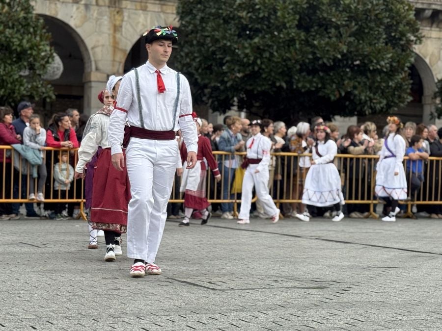 Emotiva arku dantza intergeneracional