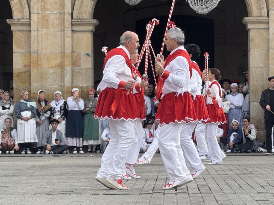 Emotiva arku dantza intergeneracional