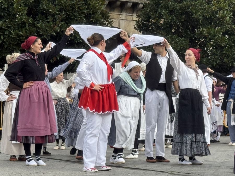 Emotiva arku dantza intergeneracional