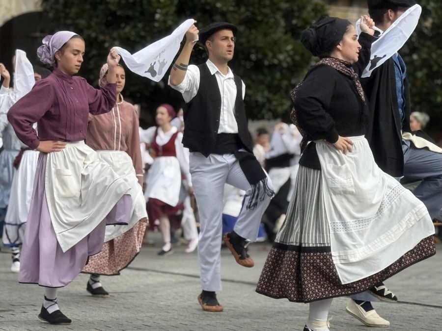 Emotiva arku dantza intergeneracional