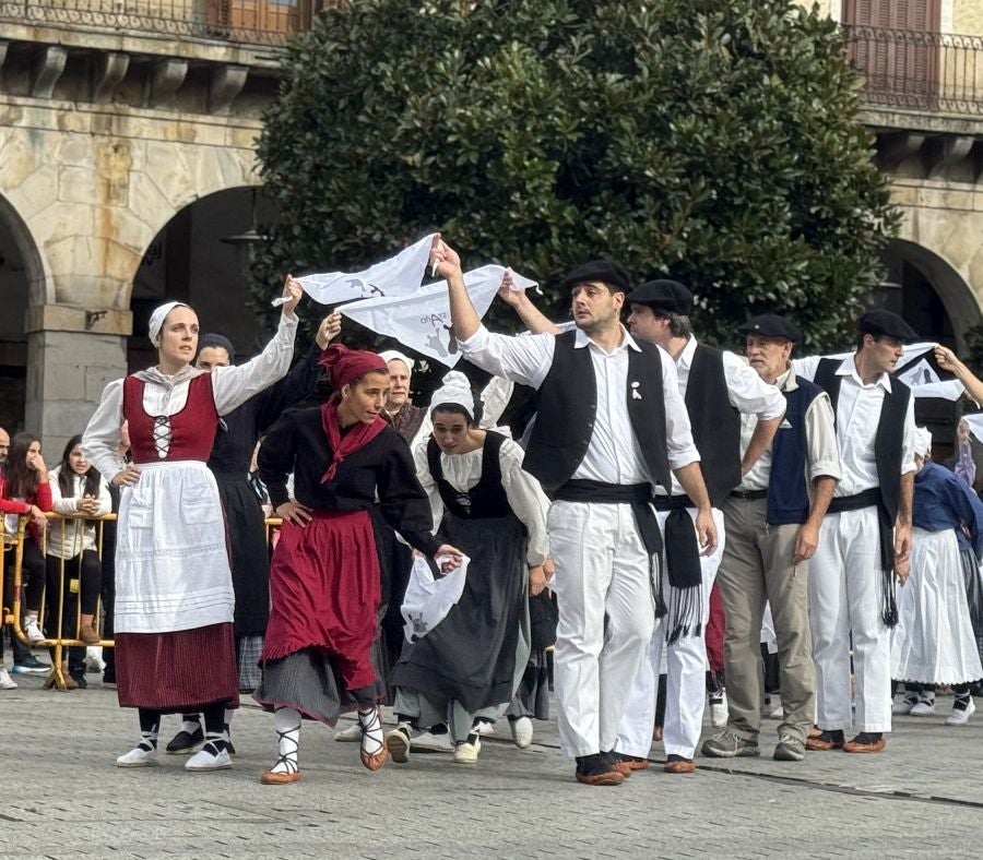 Emotiva arku dantza intergeneracional