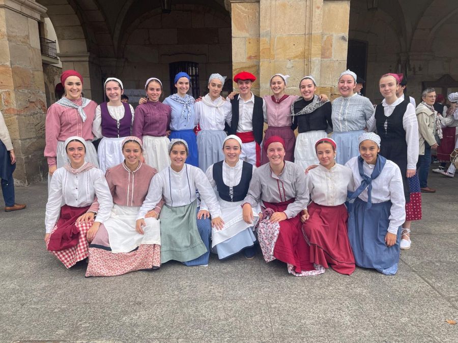 Emotiva arku dantza intergeneracional