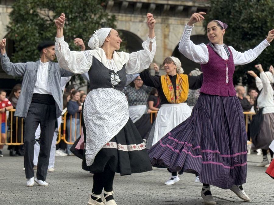 Emotiva arku dantza intergeneracional