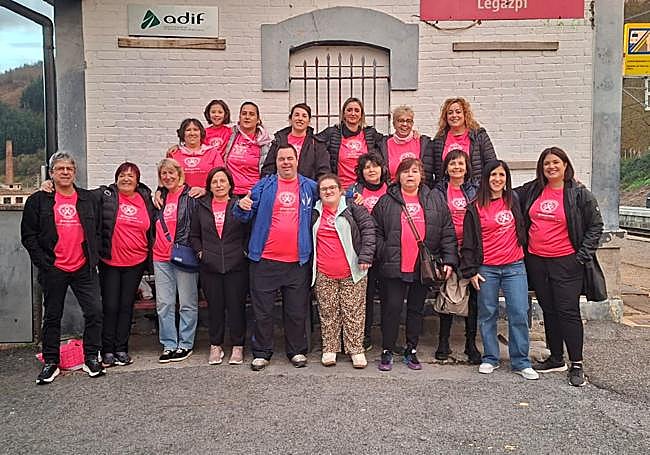 Grupo de legazpiarras rumbo a Donostia