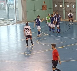 Un momento del derbi comarcal celebrado en Elorsoro.