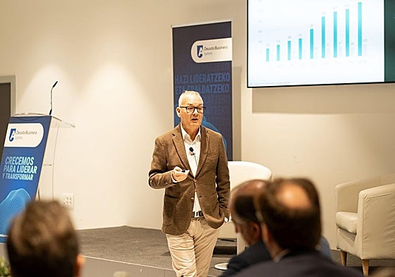 El CEO de Salto Wecosystem, Marc Gómez, ayer durante la charla en Deusto Business Alumni.