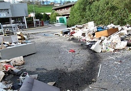 Vecinos de San Sebastián denuncian la situación del Polígono 27: «Es una falta de civismo y respeto al entorno»