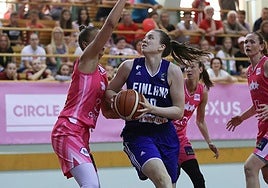 Tulonen, en un partido con la selección de Finlandia.