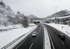 Nieve en Pagozelai, en la A-15.