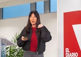 Marina Aranzabal, durante la ponencia.