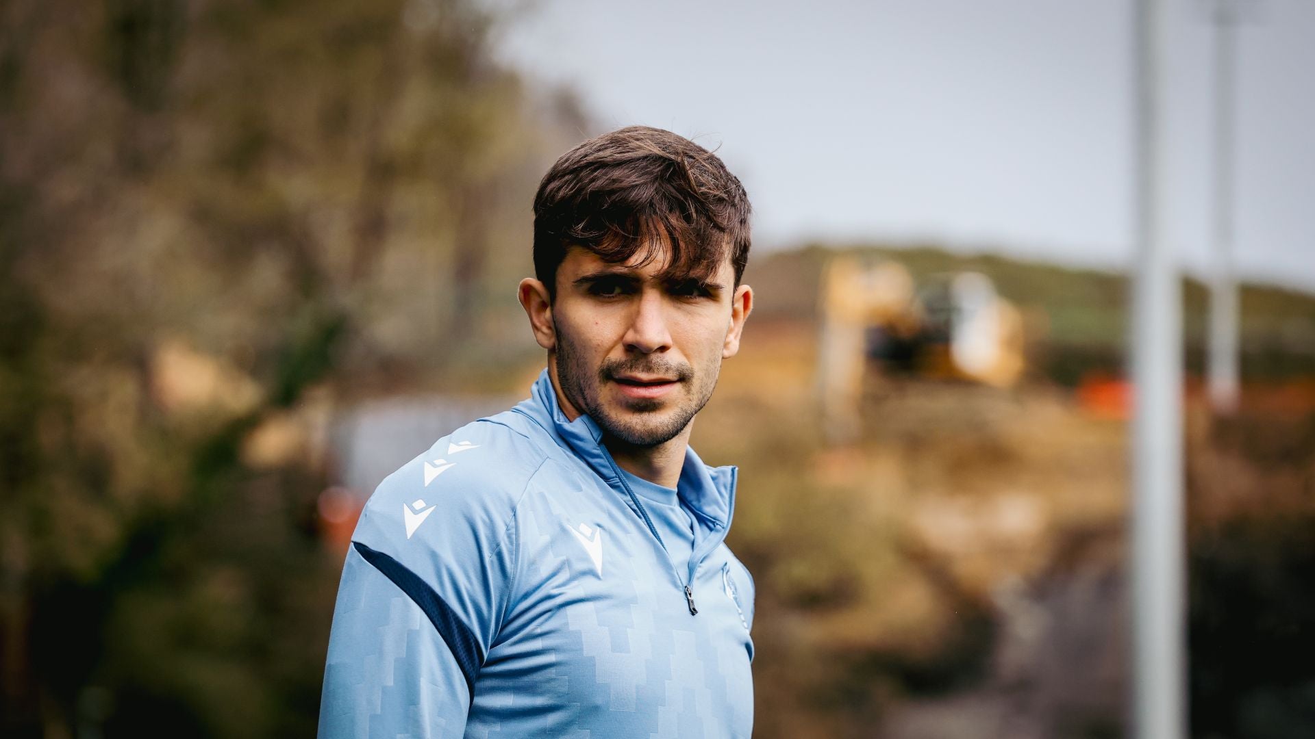 Reagrupamiento bajo el frío y la lluvia en Zubieta