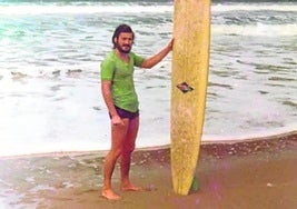 Iñigo Letamendia, un día de olas en la playa de La Concha.