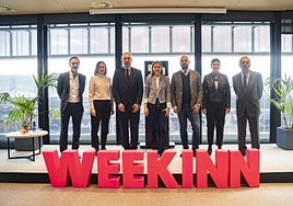Foto de familia de las personas participantes en el congreso internacional celebrado el pasado jueves en EKINN.