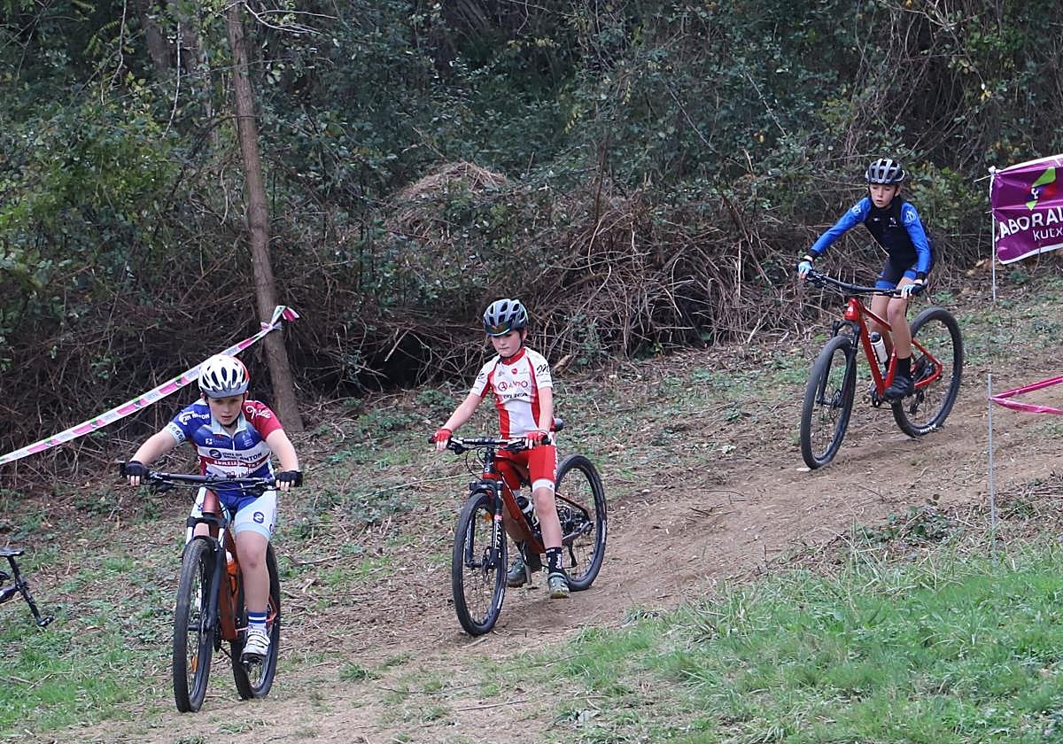 Amets Agirre, lehenengoa argazkian, Ormaiztegin.