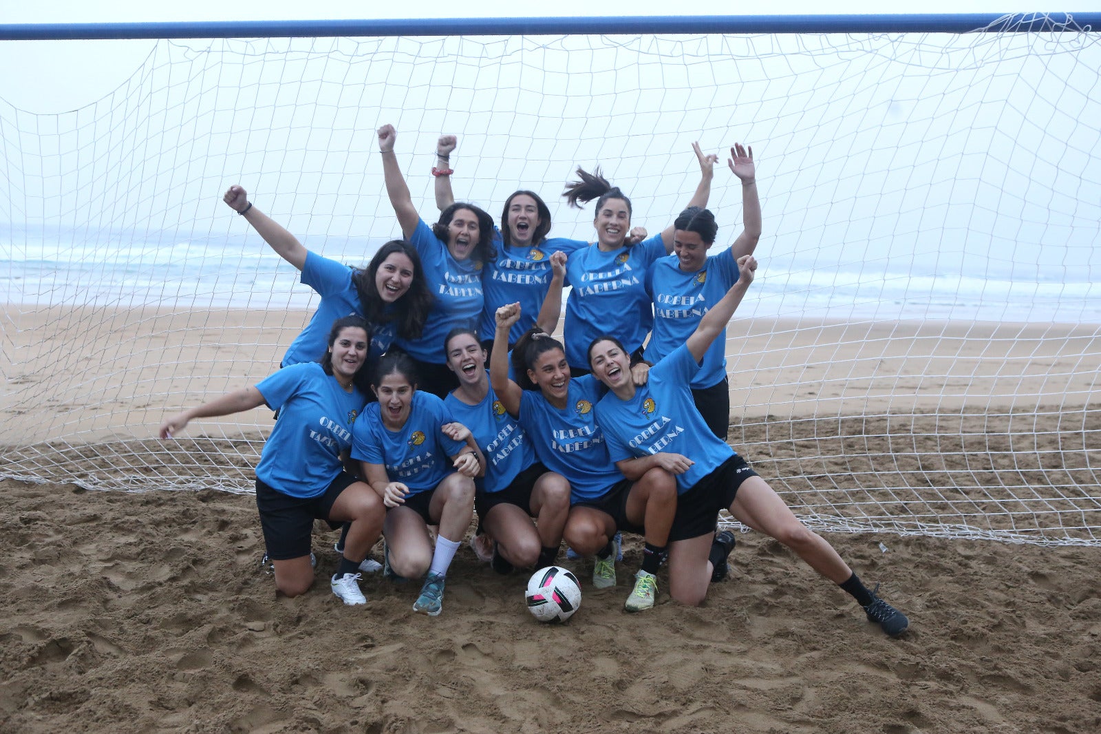 Los Playeros de Zarautz estrenan su primer álbum de cromos