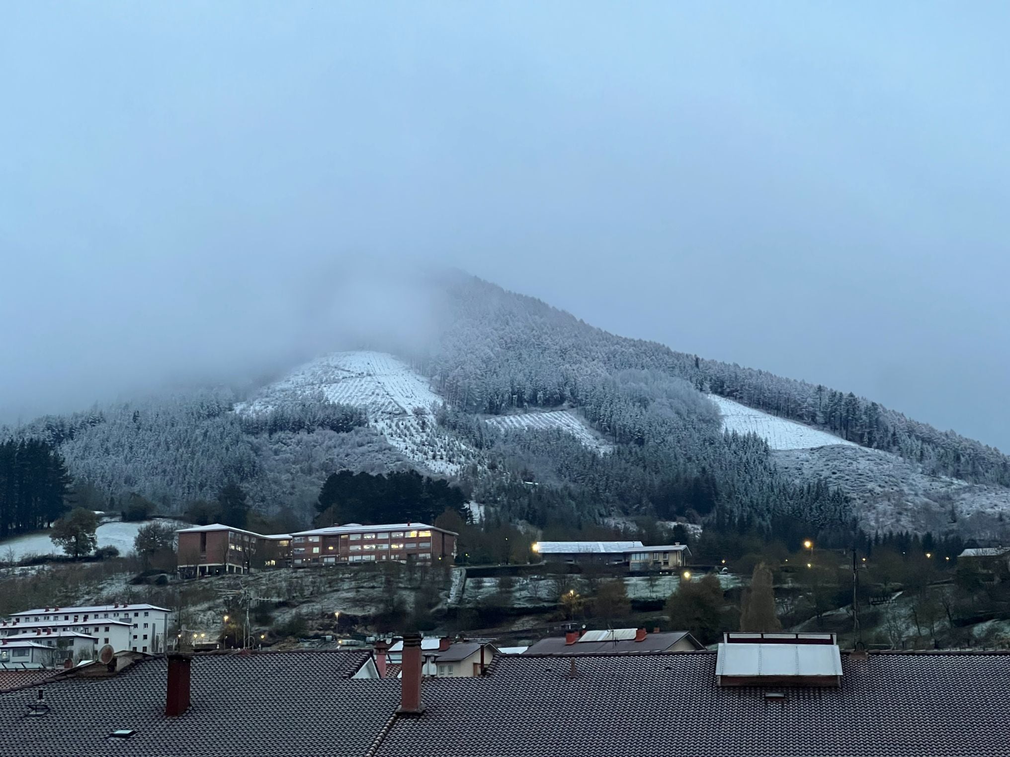 Primeras imágenes de postal en las cimas de Urola Garaia