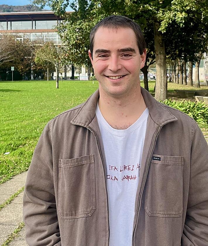 Imagen secundaria 2 - Lukas Arana.