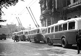 Inauguración de los trolebuses donostiarras en el verano de 1948.