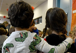 Más de 90 adolescentes y niños están a la espera de una familia en Gipuzkoa