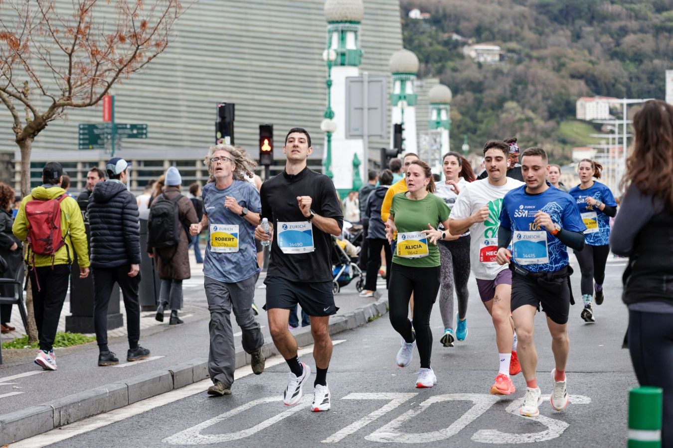 Los 42 kilómetros de la Zurich Maratón, en imágenes