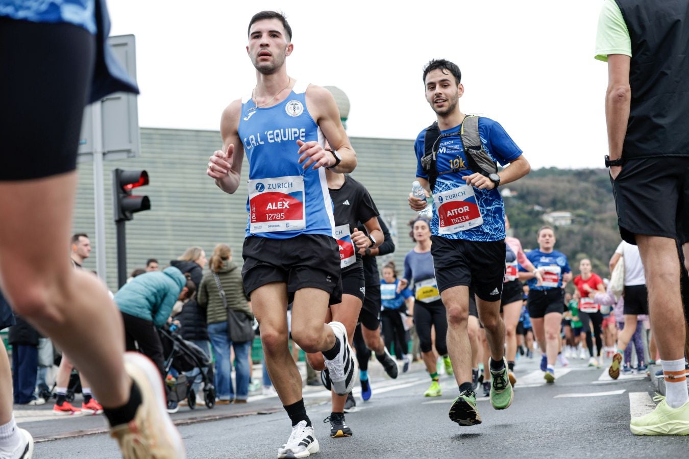 Los 42 kilómetros de la Zurich Maratón, en imágenes