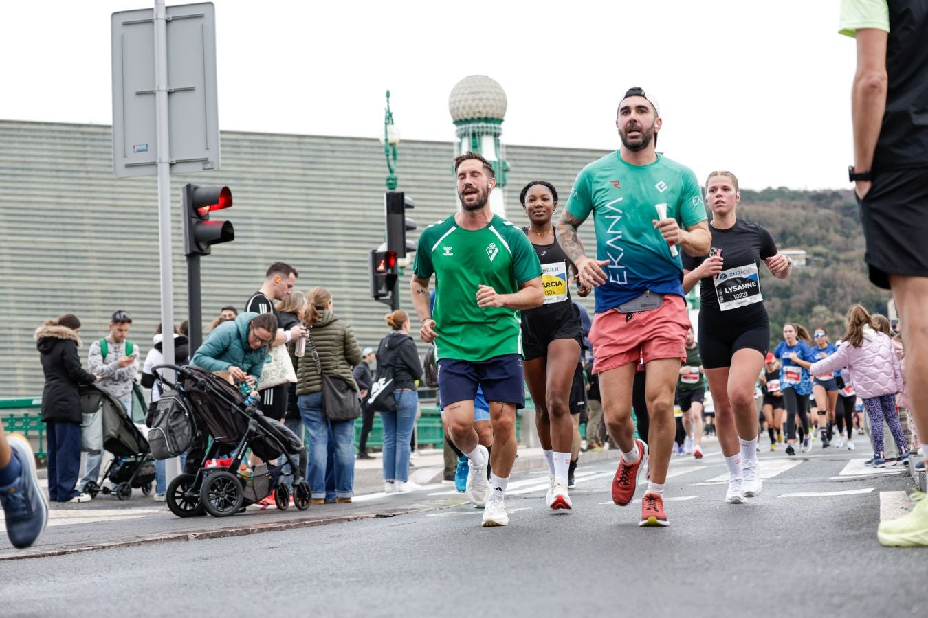 Los 42 kilómetros de la Zurich Maratón, en imágenes