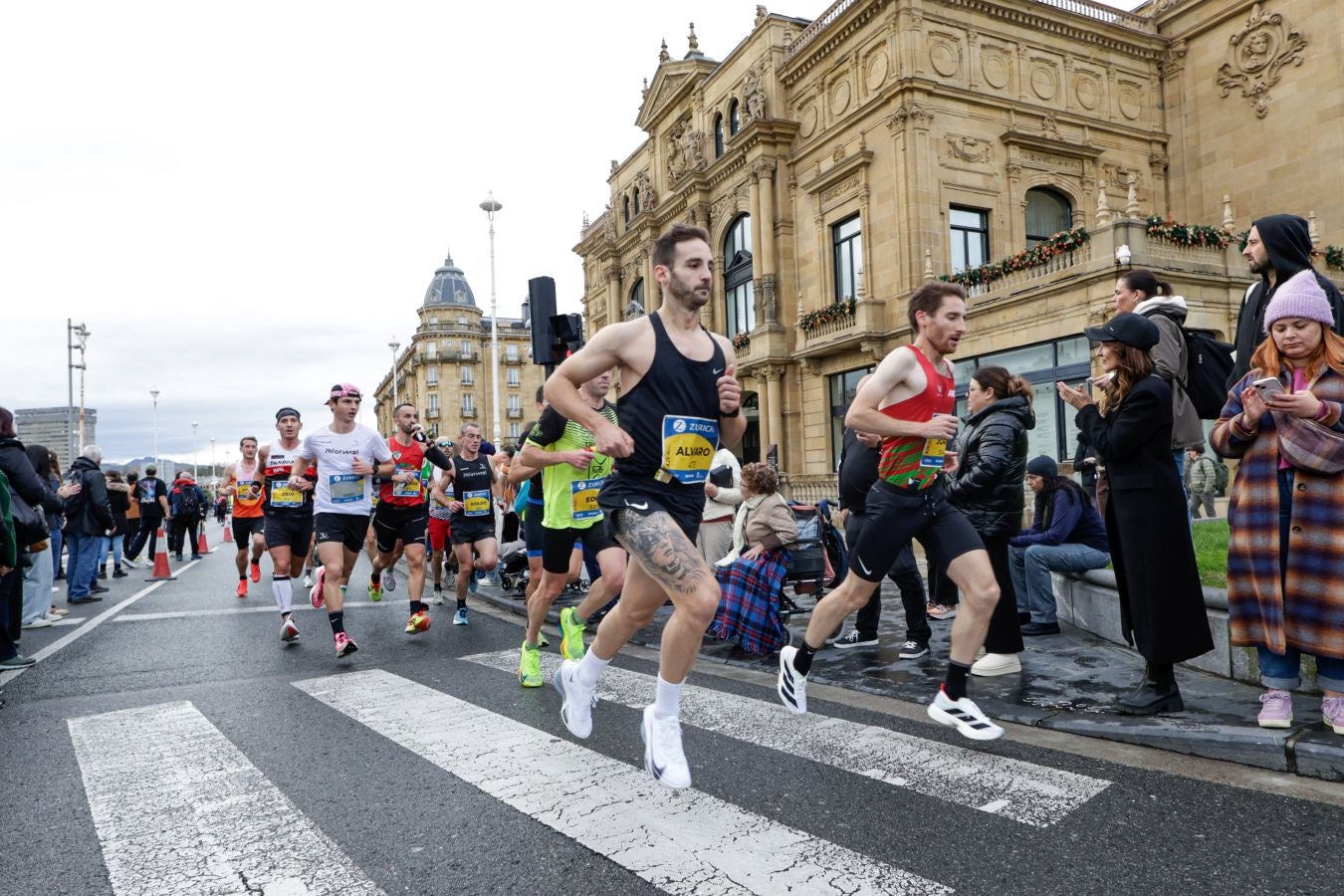Los 42 kilómetros de la Zurich Maratón, en imágenes
