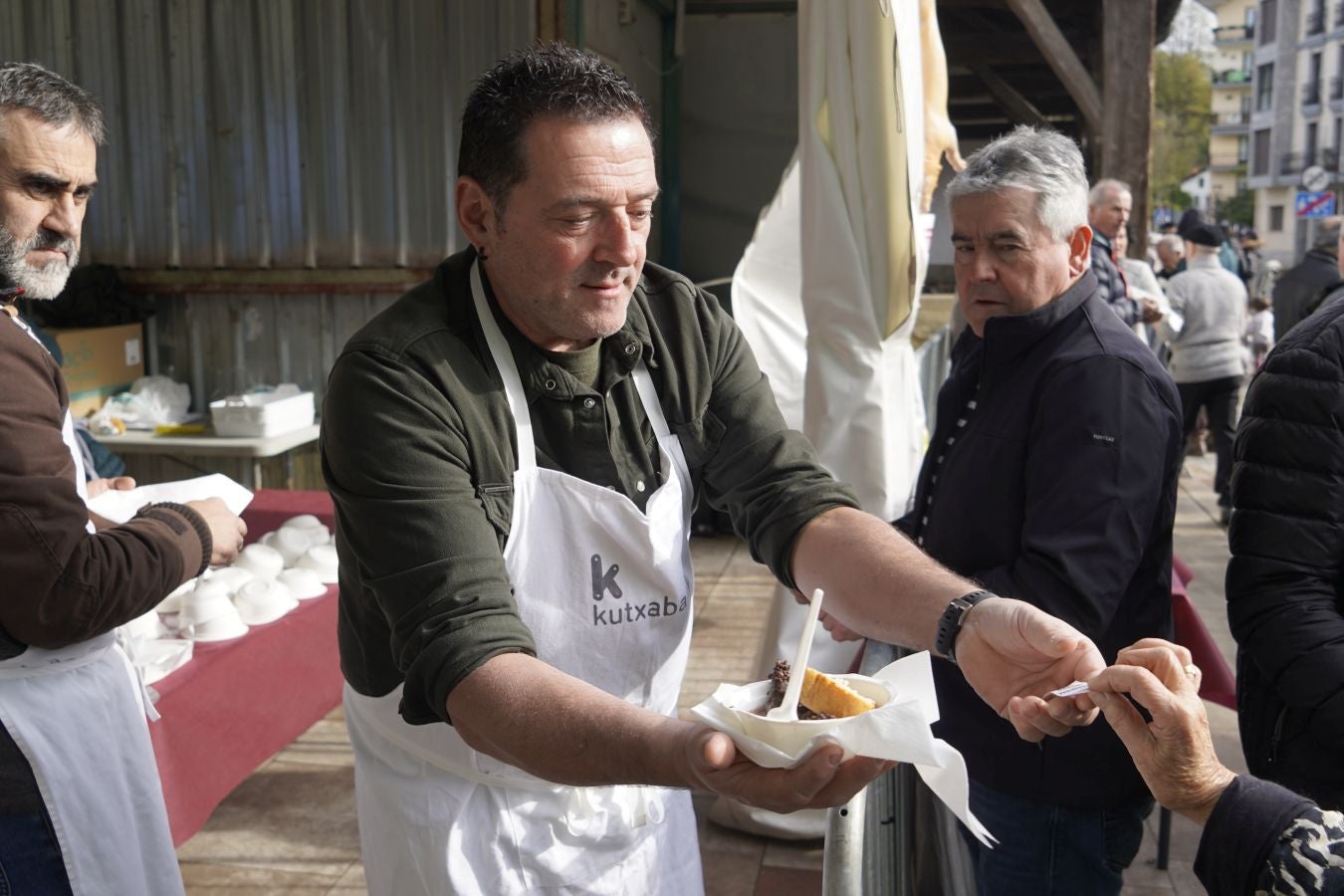 Odolkia, babarrunak eta ardoa nagusi Ormaiztegin
