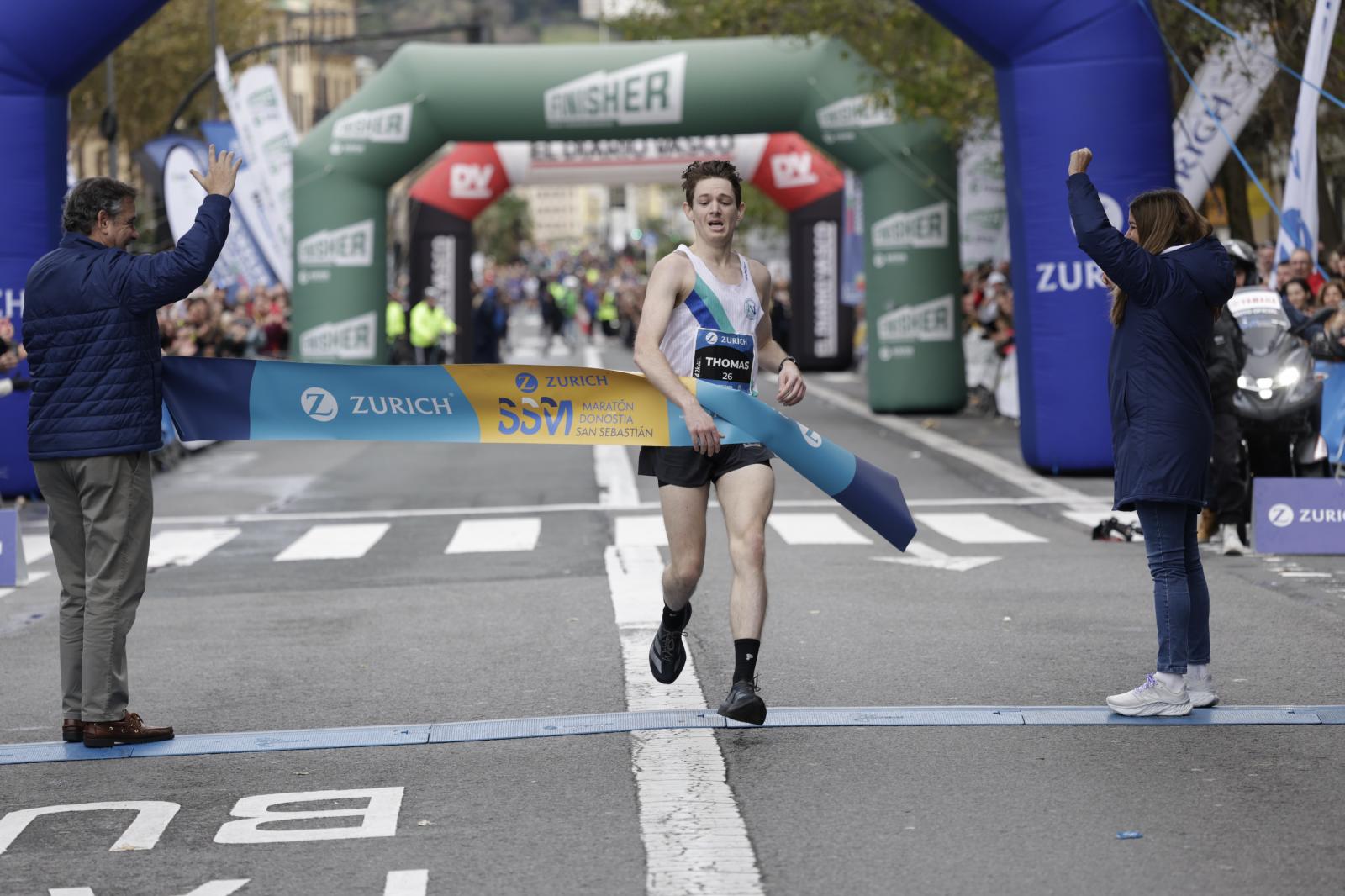 Los 42 kilómetros de la Zurich Maratón, en imágenes