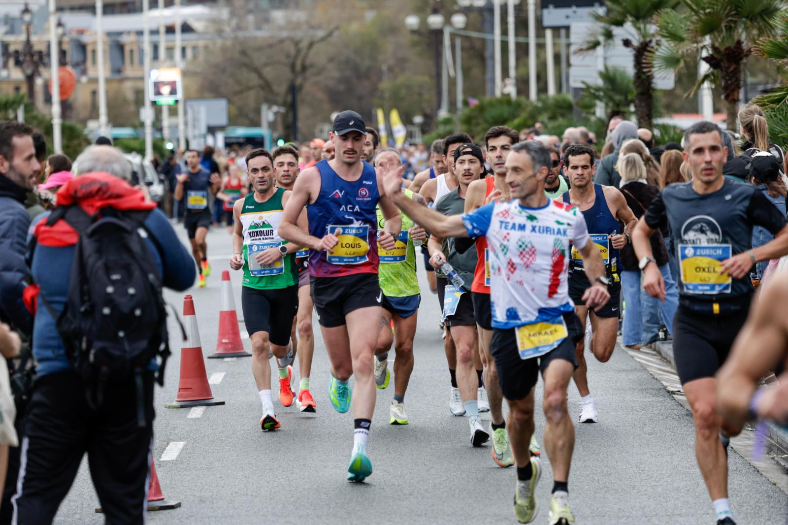 Los 42 kilómetros de la Zurich Maratón, en imágenes