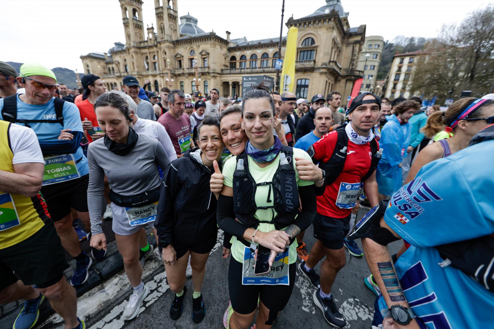 Los 42 kilómetros de la Zurich Maratón, en imágenes