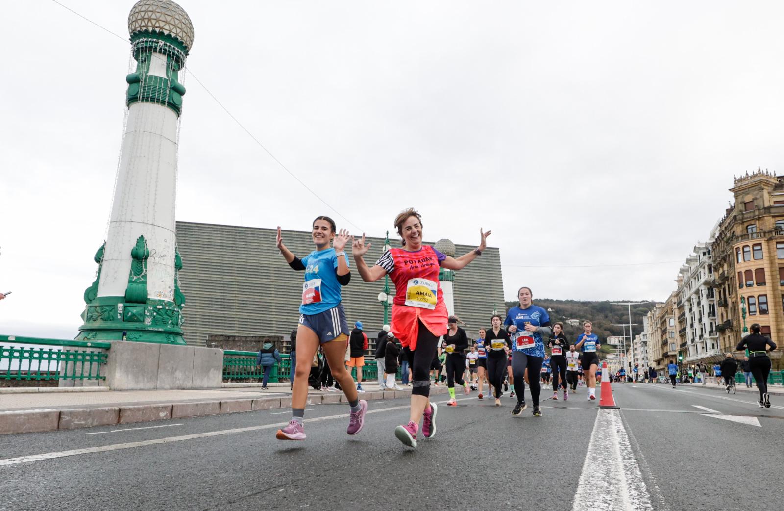 Los 42 kilómetros de la Zurich Maratón, en imágenes