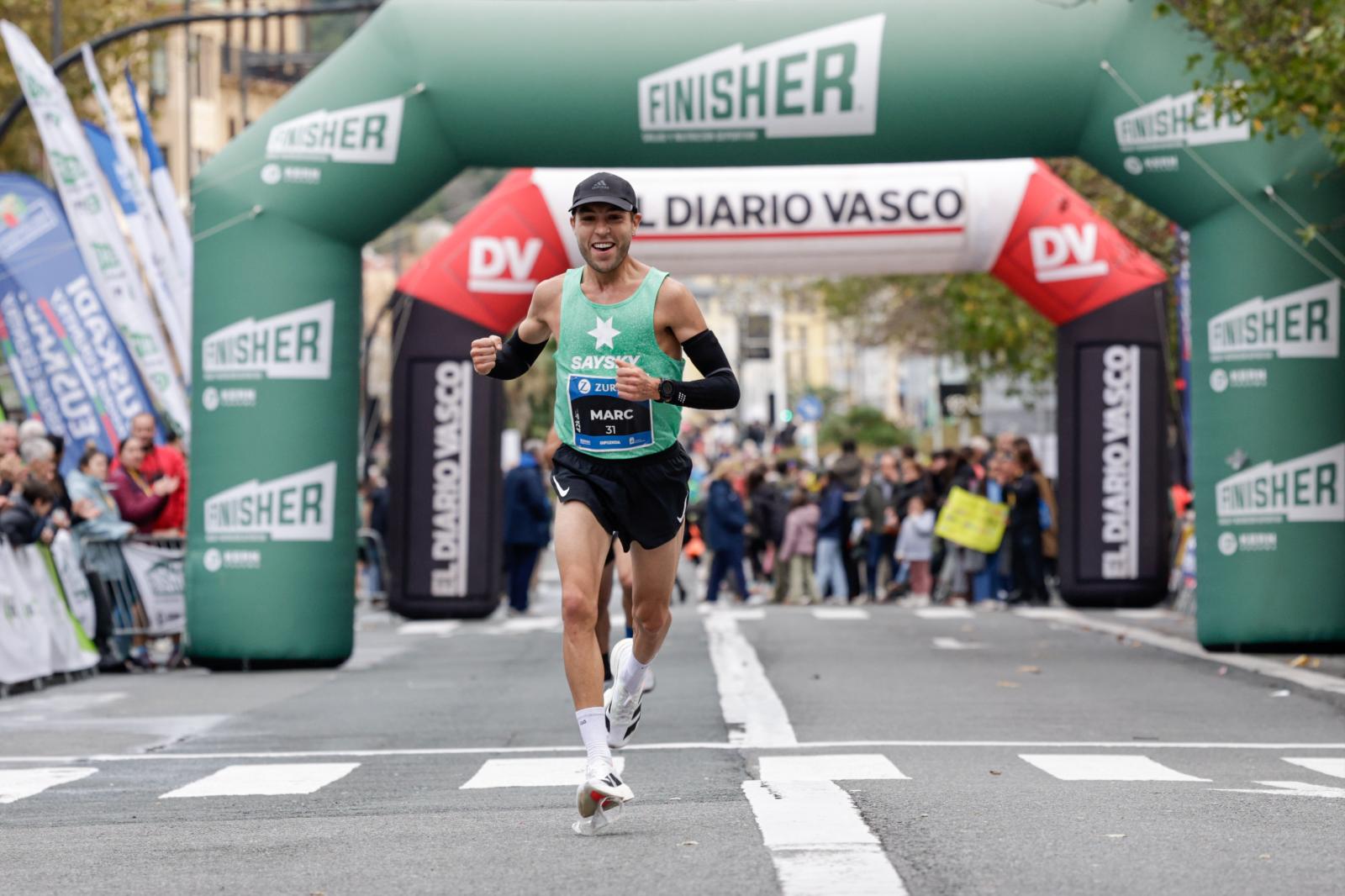 Los 42 kilómetros de la Zurich Maratón, en imágenes