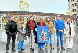 El árbol de navidad de 21 metros se instaló este lunes. Será transitable y a partir del 5 de diciembre ofrecerá espectáculos de luz y sonido.