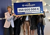 Un grupo de amigos de la infancia gana 250 millones de euros en el Euromillones: «Es la primera vez que jugábamos juntos»