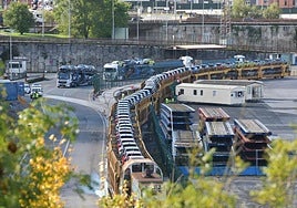 Trabajos para el transporte de vehículos en el Puerto de Pasaia.