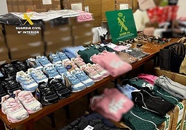 Bolsos de Louis Vuitton, Rolex de oro o polos Lacoste: la Guardia Civil descubre más de 1.000 falsificaciones en Irun