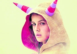 La debutante Aina Martínez, en el papel de Manuela en esta interesante serie.