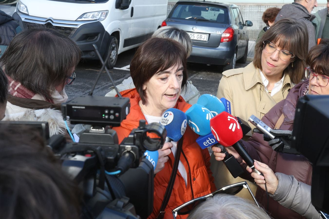 El homenaje a Zabalza en el cuartel de Intxaurrondo, en imágenes