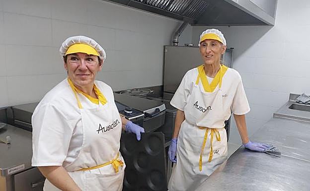 Las dos cocineras de Lardizabal Herri Eskola.