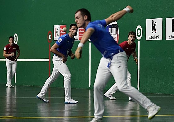 Laso, Albisu y Artola son tres de los pelotaris a los que Baiko ha renovado su contrato este año.