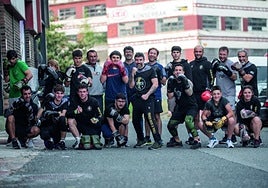 Grupo de boxeadores de la escuela River Box&Roll de Orio que organiza la velada del sábado.
