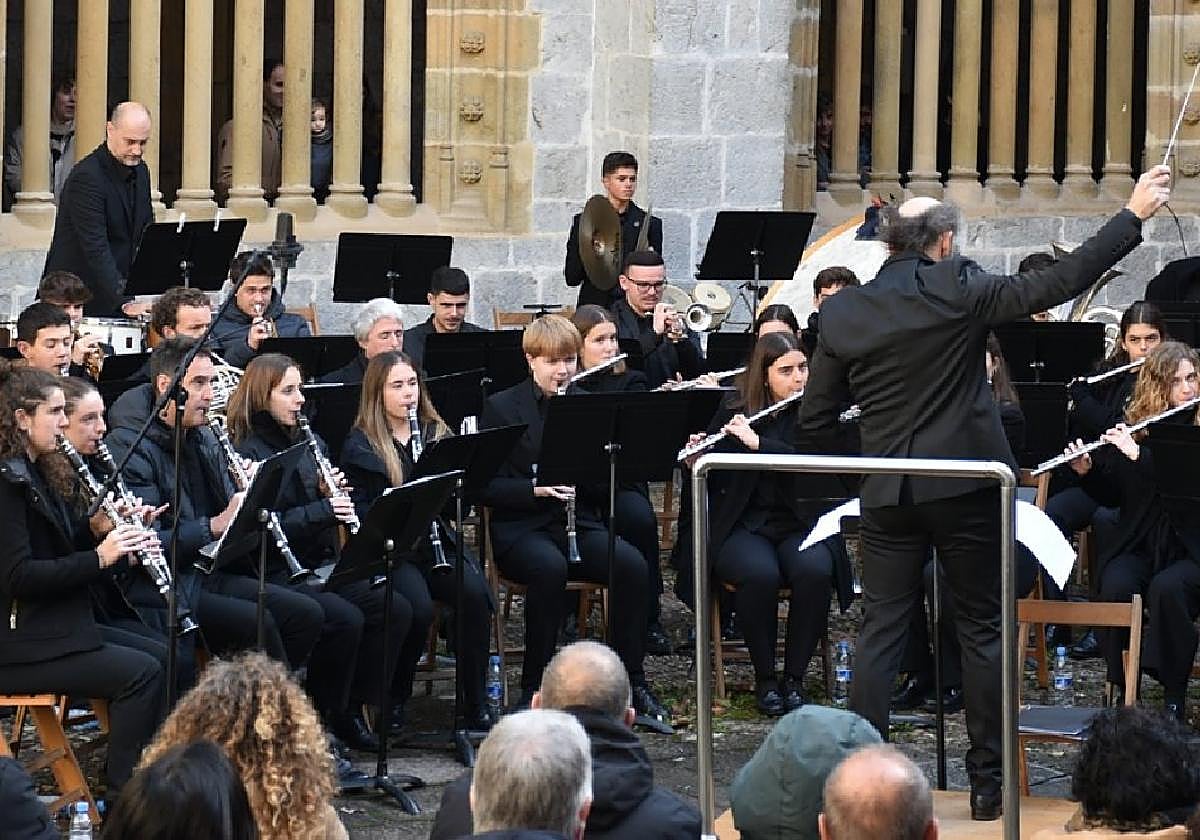 Santa Zezilia Eguneko emanaldia, gogoz txalotuta