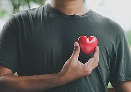 Un cirujano vascular recomienda tres formas naturales de mantener las arterias con una vitamina clave para fortalecer el corazón