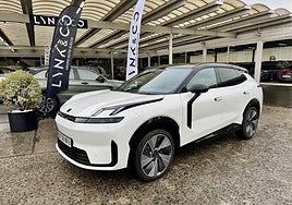El Lynk & Co 08 es un SUV de gran tamaño y con una habitabilidad sobresaliente que vende Auto Suecia.