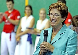 Agustina Otaola, en un homenaje en Errenteria.