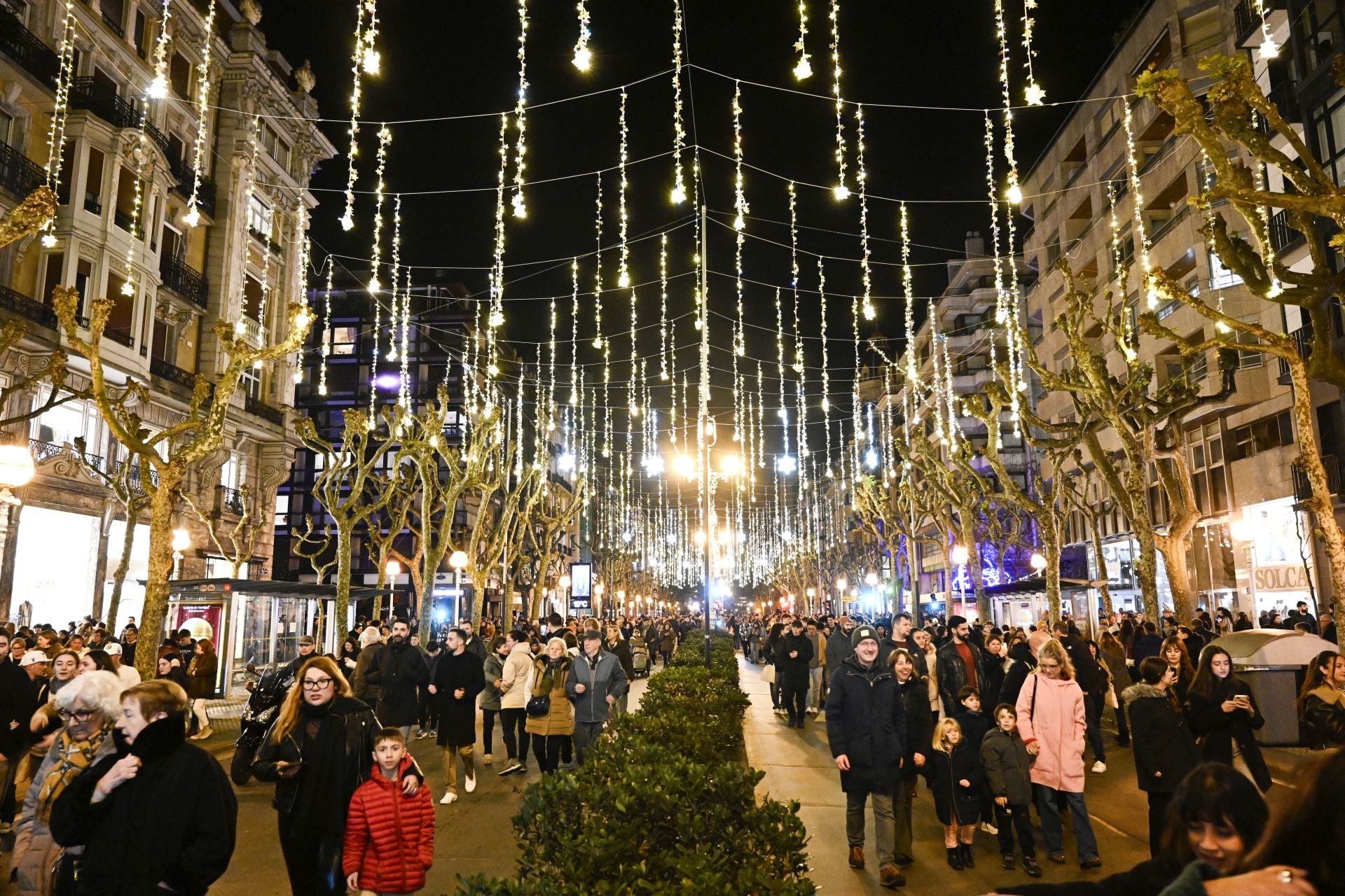 Se encienden las luces de Navidad en San Sebastián
