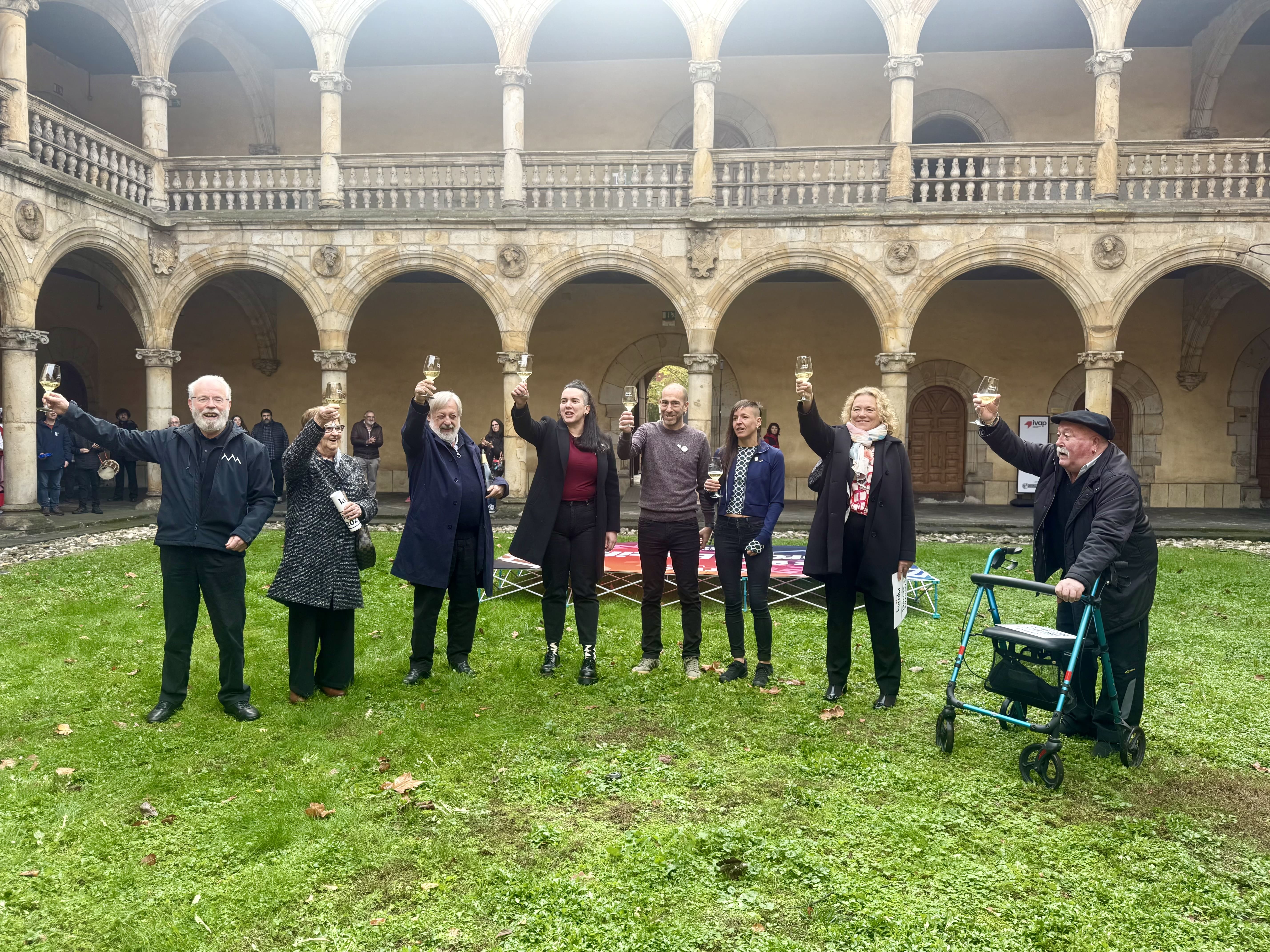 «Ez gero, orain baizik»: Korrikaren 45. urteurreneko omenaldia Oñatin