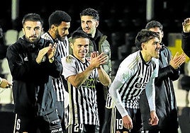 Sangalli debutó como txuribeltz con victoria sobre el líder.